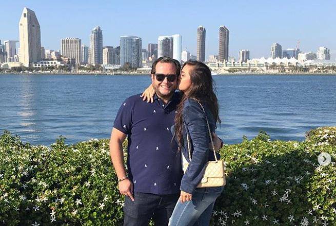  Es licenciado en Derecho por la Universidad de Las Américas, y labora como asesor legal de desarrollo y construcción. Su esposa Carolyn ha destacado en sus redes sociales la vida ostentosa que lleva y junto con José Ramón ha compartido viajes en jets privados, visitas a Europa, juegos de la NBA, del Súper Bowl y juegos de la Selección Mexicana de Fútbol. 