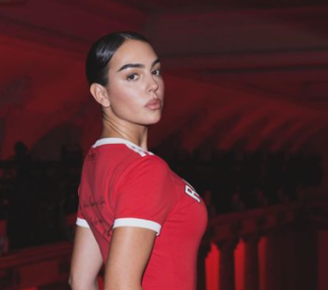 La prenda de Rodríguez tenía la firma del luso en el número siete y además una dedicatoria especial en la parte de atrás.