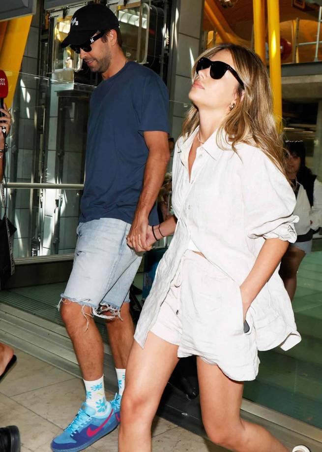 Además, agregó que entre las cartas que salían para él estaba la de los “amantes”, lo que daba aún más señales sobre lo que estaría pasando en la vida de este famoso, quien presuntamente ya no estaría con la mujer.