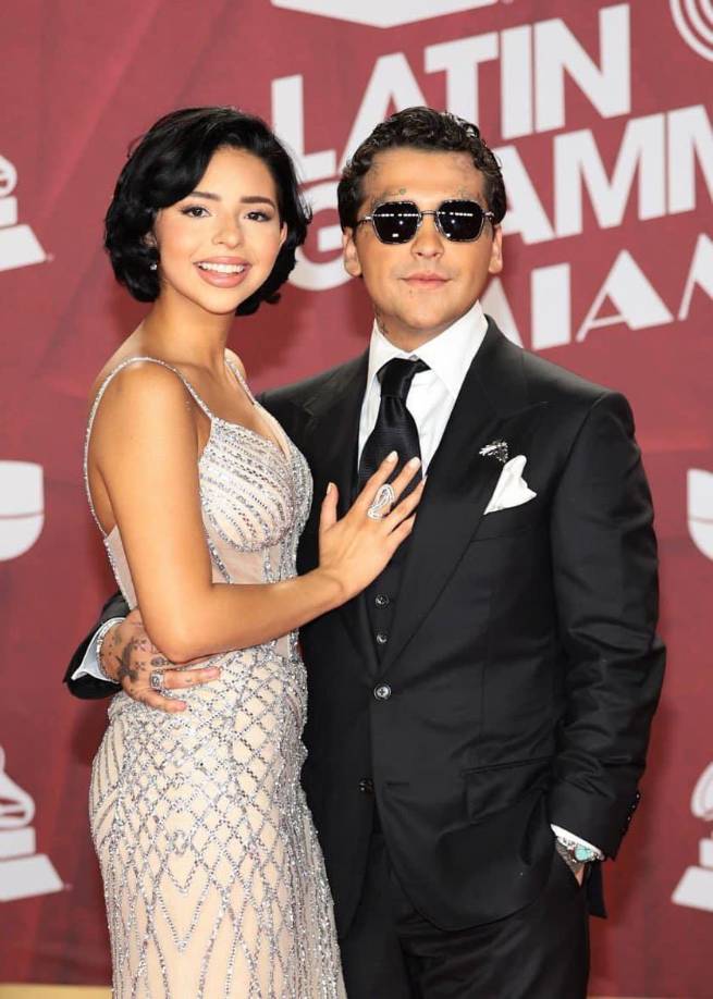 Nodal y Aguilar se casaron en julio del 2024 en medio de una gran controversia. Esta es la primera vez que posan como esposo en una importante entrega de premios.