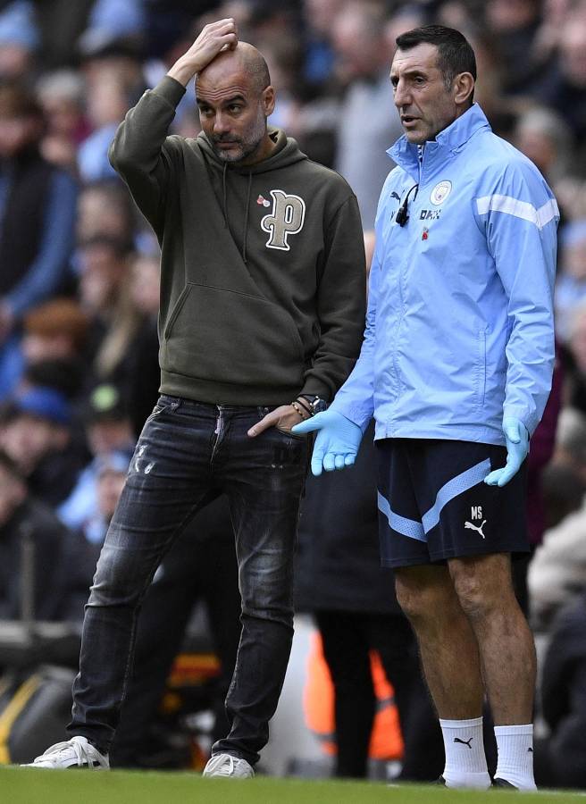Pep Guardiola se lamenta en su primera derrota en casa de la presente temporada.