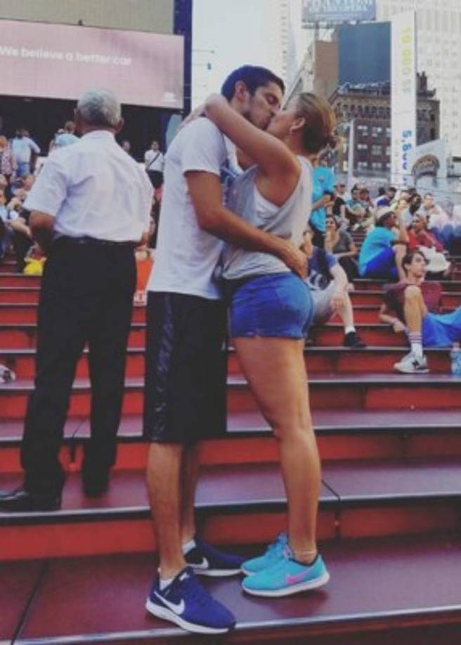 Juan Ramón Mejía anotó el mejor gol de su carrera al contraer matrimonio hace un par de meses con la chica.