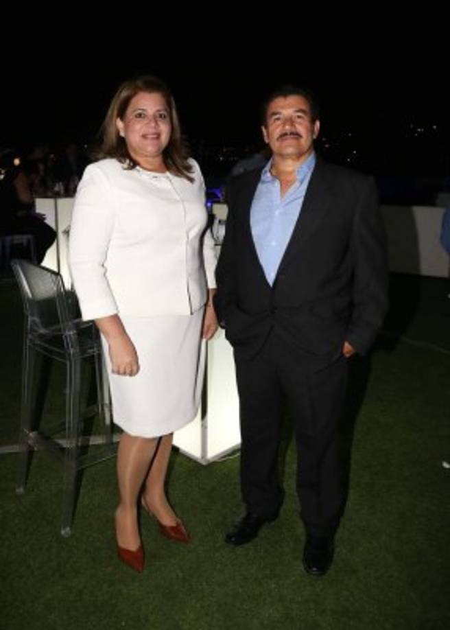 Zenia Oro y Orlando Matamoros.