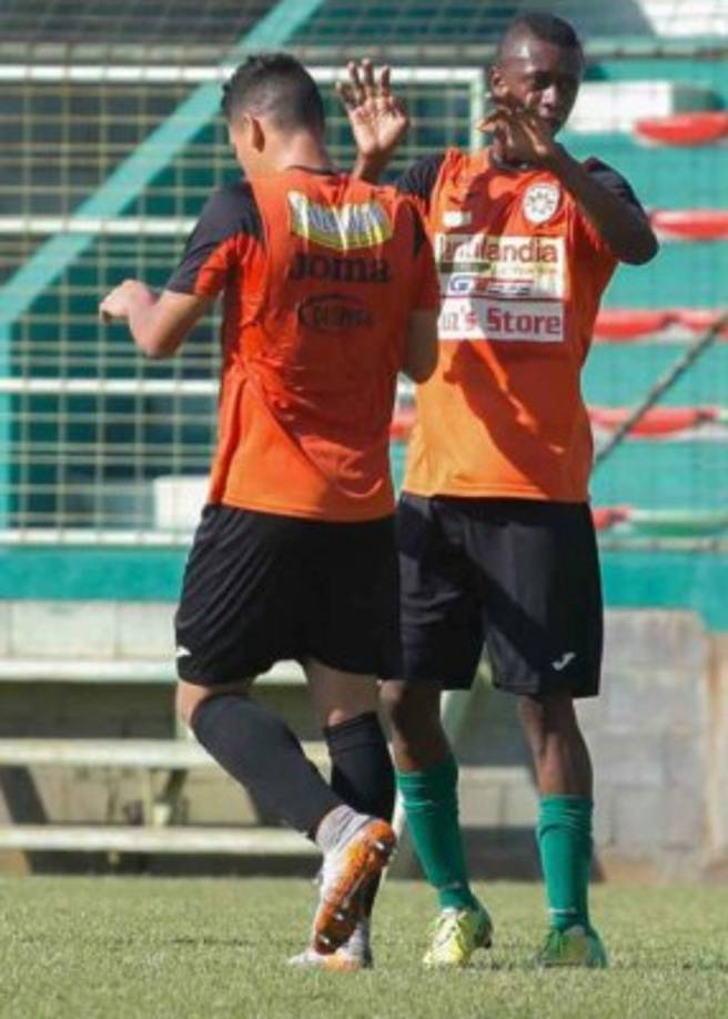 Darwin Bermúdez de 31 años de edad ha pasado por varios clubes. En la Liga Nacional militó en equipos como Marathón, Motagua, Parrillas One, Honduras Progreso. Además fue legionario ya que militó en Ligas como las de Guatemala y Belice.