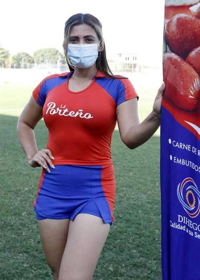 Otra guapa chica que cautivó en el partido Platense-UPNFM.