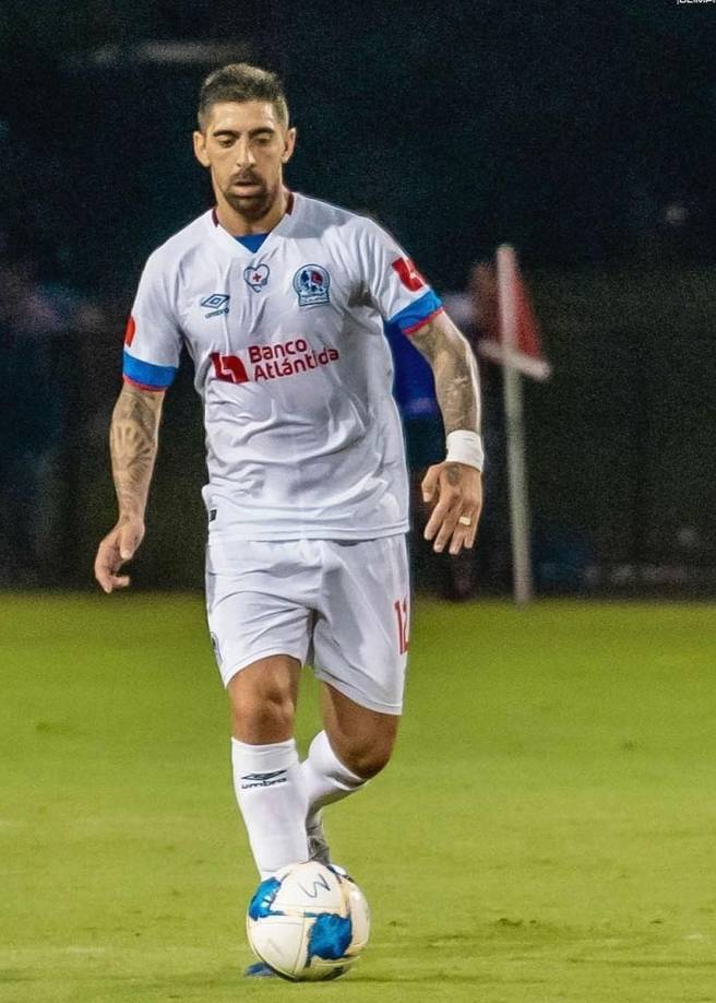 Gastón Díaz, en total disputó 14 combates, pero solo en seis de ellos lo hizo arrancando en el 11 del Rulo. Su paso fue efímero.