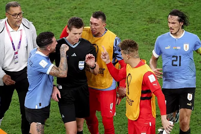 FIFA abre expediente disciplinario para cuatro uruguayos