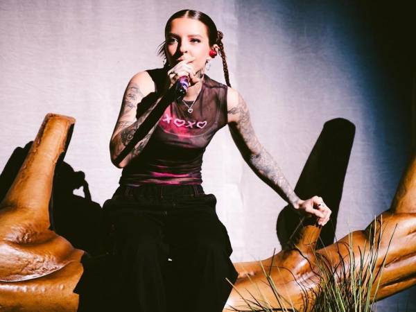 Young Miko pasó de ser la telonera de Karol G a tener su propio espectáculo en la última edición del Festival de Coachella.