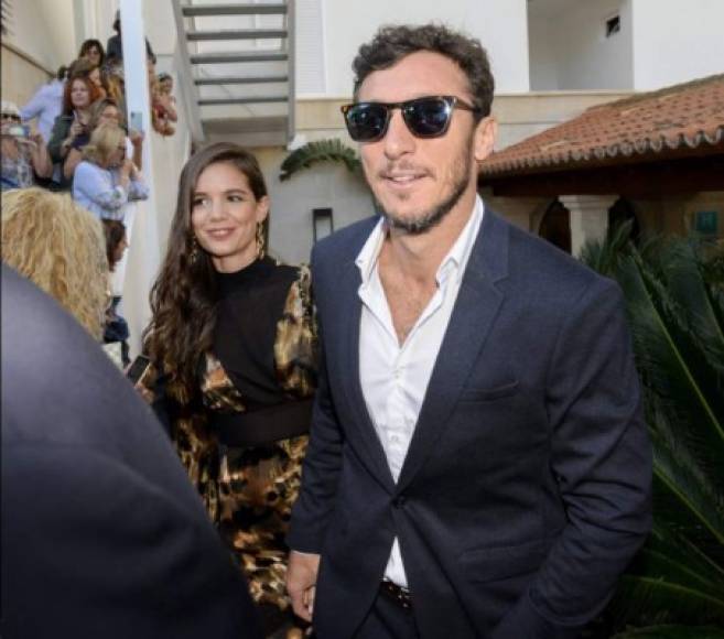 El tenista argentino Juan 'Pico' Monaco, llegó junto a su novia, la modelo franco-griega Diana Arnopoulos.