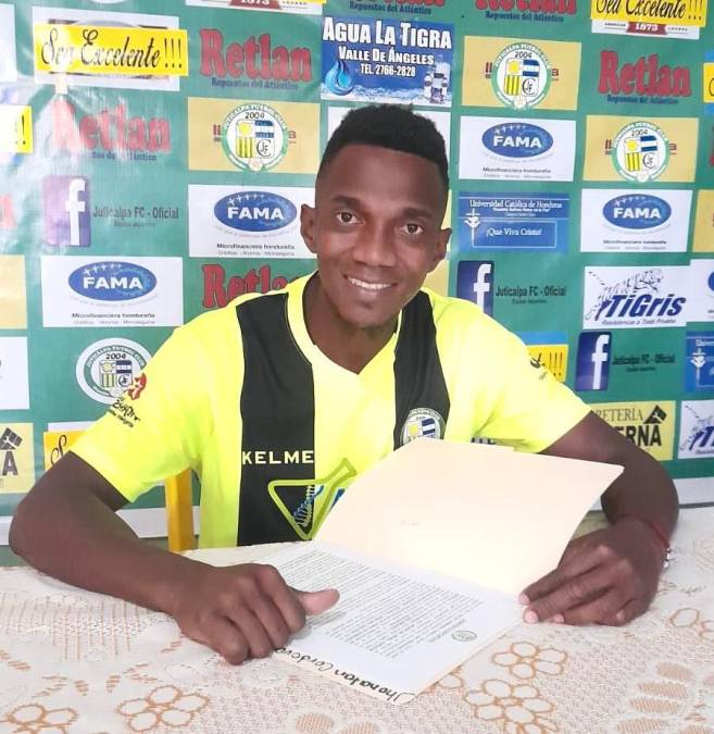 El Juticalpa FC de la Liga de Ascenso oficializó la contratación del lateral derecho hondureño Jhonatan Córdova (23 años), procedente del Tela FC.