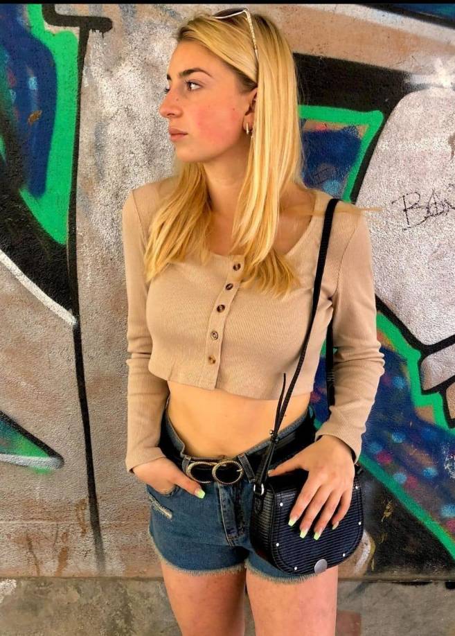 La italiana ha pedido ayuda en las redes sociales: “Yo no mandé esos videos. Me temo que alguien ha entrado en mi móvil, en mi iCloud. Están rastreando a los autores y a los involucrados en compartir los videos, porque eso también es un delito”, dijo.