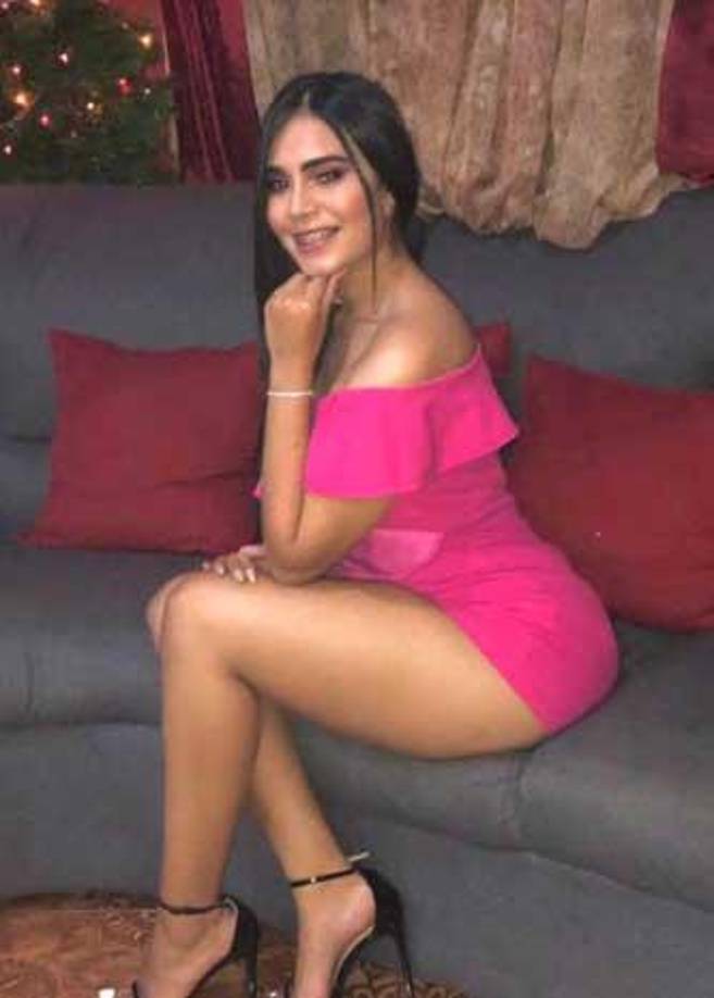 cristelosoriohn es la cuenta de Instagram de la hermosa chica.