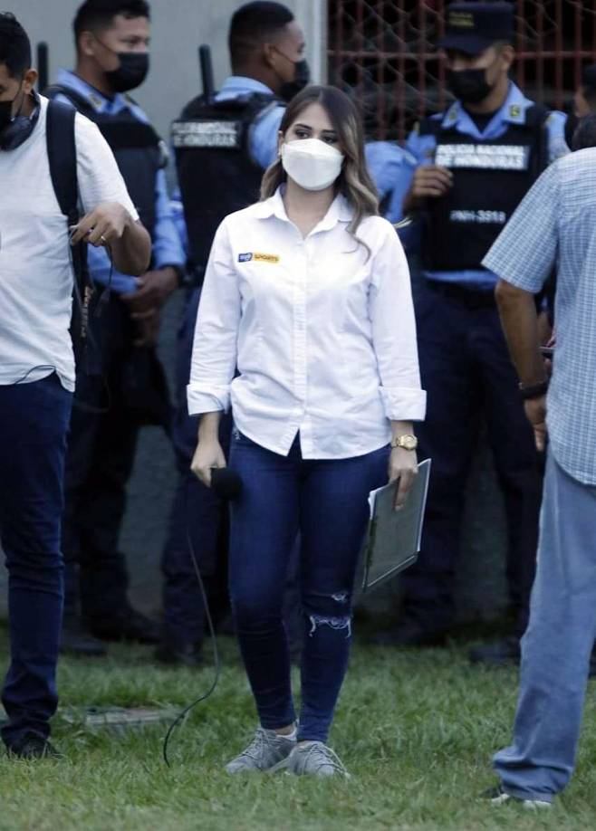 La periodista deportiva Karla López Quintero estuvo en el partido Honduras Progreso-Olimpia dando cobertura para Tigo Sports.