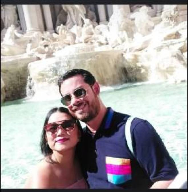 Las autoridades policiales indicaron que el esposo de Jennifer Alejandra les informó que había recibido amenazas a muerte a través de unas llamadas a su teléfono celular, pero que no sabía de quién provenían las amenazas.