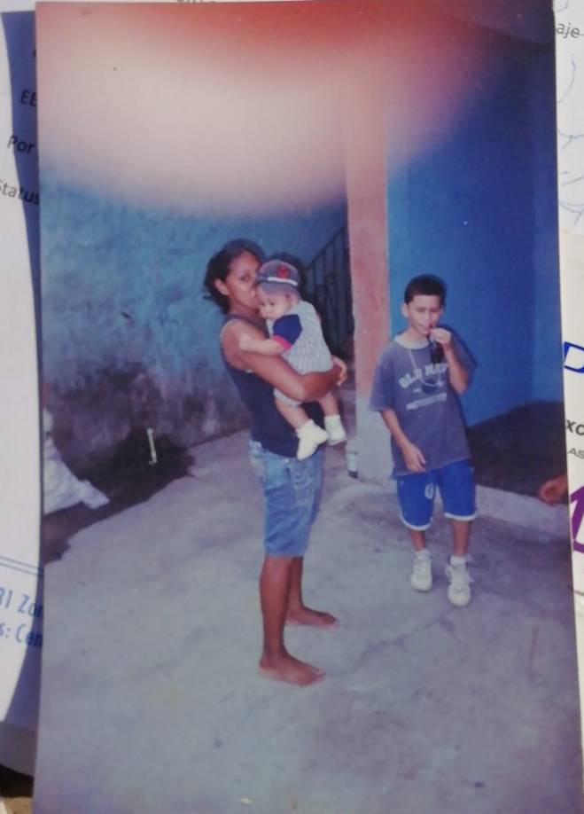 El 20 de noviembre del 2018, la madre de estos dos ceibeños muere a los 45 años. 