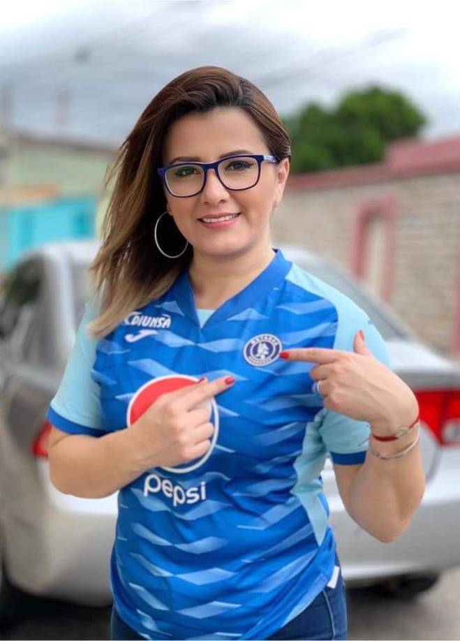Cesia Mejía: La periodista hondureña es aficionada del Motagua.