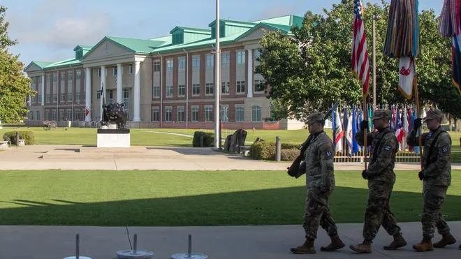 Cinco soldados heridos deja tiroteo en base militar de EEUU