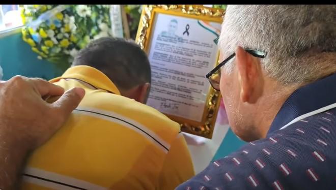 Mi hijo es un héroe: El desconsuelo de los padres del inspector Kevin Pérez