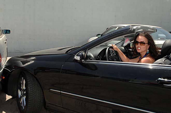 <b>Octubre</b>. Pierde temporalmente la custodia de sus hijos tras ser acusada de causar un accidente, no tener licencia de conducir válida en California (oeste) y por darse a la fuga.