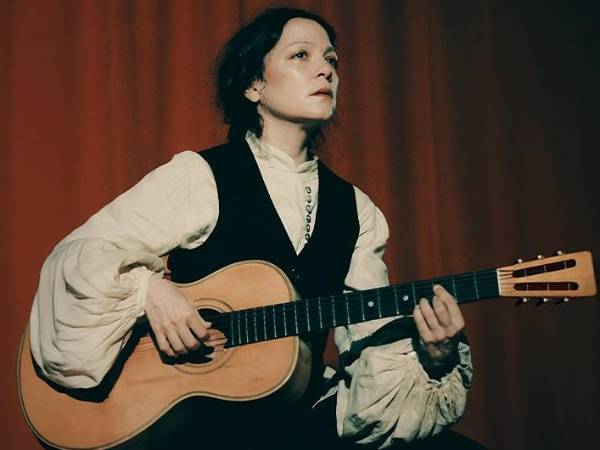 Fotografía promocional cedida por Live Nation donde aparece la cantante mexicana Natalia Lafourcade, quien a lo largo de su trayectoria ha ganado cuatro premios Grammy y 18 Latin Grammys.