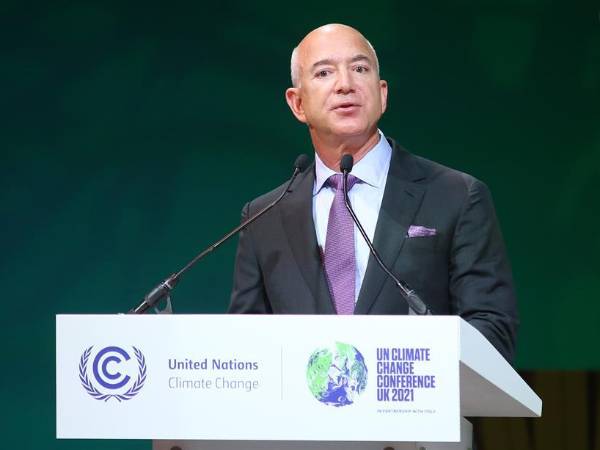 El multimillonario Jeff Bezos, ordenó frenar la publicación de un artículo de la junta editorial del Post en el que se anunciaba el respaldo a Harris.
