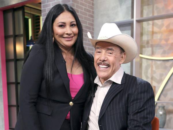 Nataly Rodríguez y su ahora prometido, don Pedro Rivera.