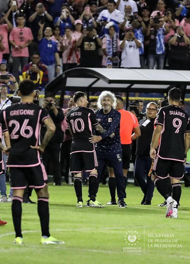 La imagen de Messi y Jorge ‘Mágico’ González se volvió viral muy rápido en las redes sociales.