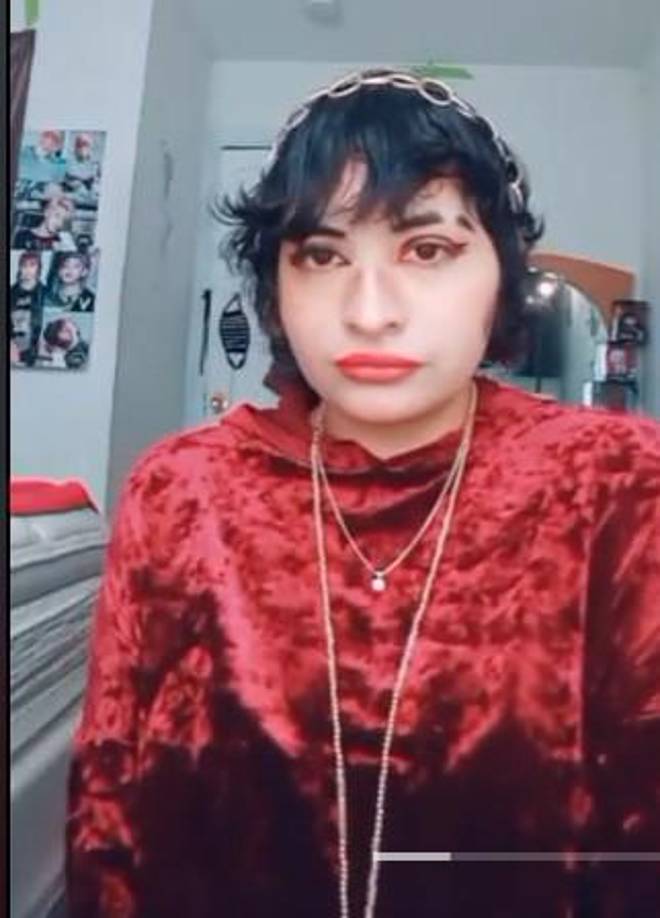 Después del asesinato de Yaima, la niña ha estado viviendo con la madre de Sosa en la misma casa donde su madre fue asesinada. 