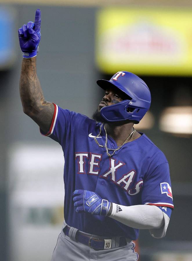 Los Astros de Mauricio Dubón sufren paliza y Rangers igualan la serie 3-3