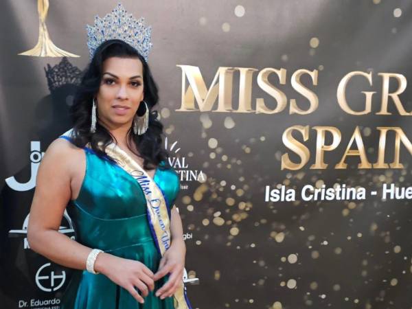 Amelia Vega, directora del Miss Grand Honduras compartió un comunicado en sus redes sociales en el que revela que renuncia al certamen de belleza.