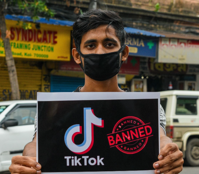 India: En 2020, TikTok fue prohibido en ese país debido a preocupaciones de seguridad tras un conflicto mortal con China, el país vecino. Esta prohibición se convirtió en permanente en enero de 2021.