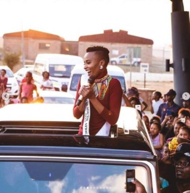 10. La comida favorita de Zozibini Tunzi es el umngqusho, que se prepara con frijoles, azúcar, harina y carne de res. Además, ella es la tercera sudafricana en ganar el certamen Miss Universo. La primera fue Margaret Gardiner (1978) y después Demi-Leigh Nel-Peters (2017).