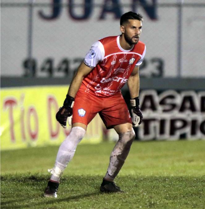 Matías Quinteros - Los Potros del Olancho FC y el portero argentino llegaron a un acuerdo para rescindir el contrato. El arquero fue titular en el Torneo Apertura 2022 y suplente en el Clausura 2023.