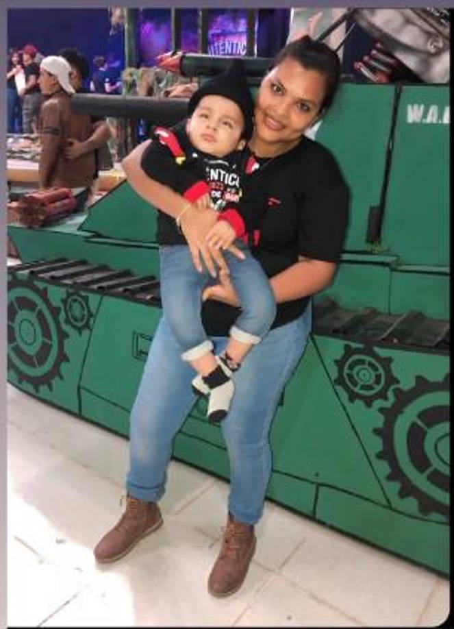 Según relató un familiar, Keivy Diaz tras el accidente fue llevada al hospital mientras que una mujer se quedó con el menor.