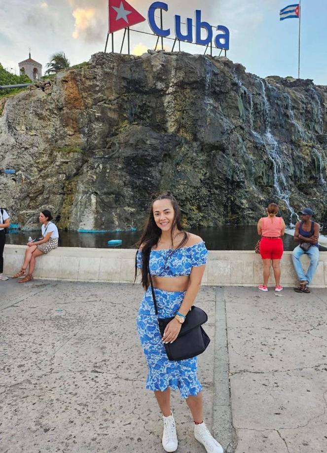 “Con mucho sentimiento escribo estas palabras. En la vida no todos tenemos la oportunidad de triunfar por x o y razón”, comenzó diciendo Zambrano. 