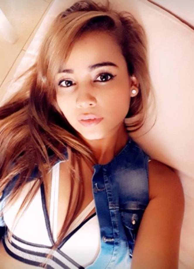 Fue entonces que recibió una oferta para incursionar en la industria de cine para adultos, la cual aceptó para cubrir sus necesidades.