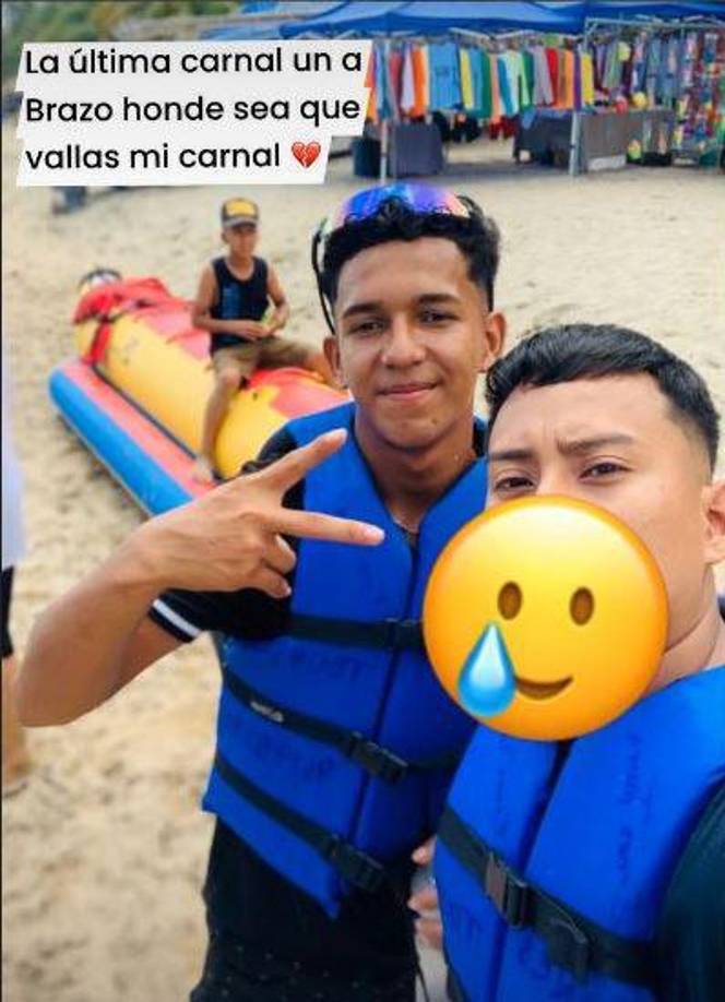 Otros amigos del joven también lamentaron su muerte. 