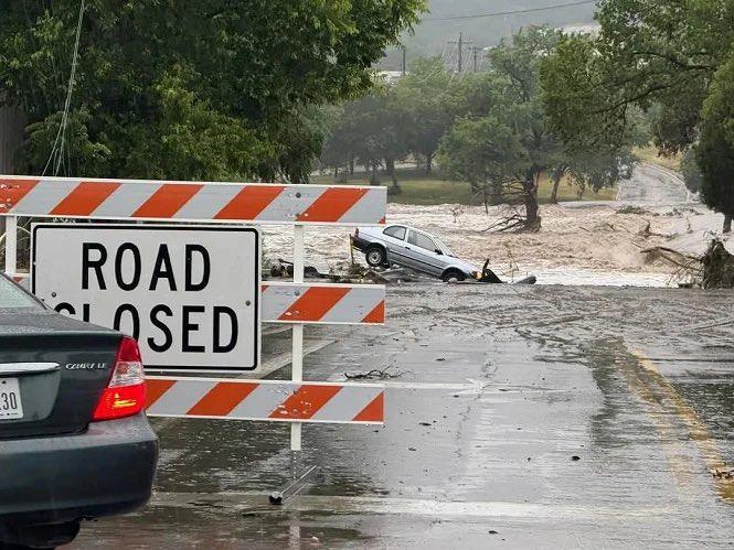 Severas inundaciones en Texas dejan al menos 13 muertos y decenas de desaparecidos