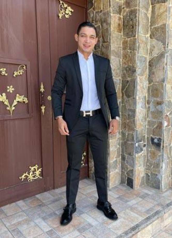 Emilio Izaguirre: Cuenta con 36 años de edad y no tiene equipo. Todo indica que no seguirá como futbolista profesional.