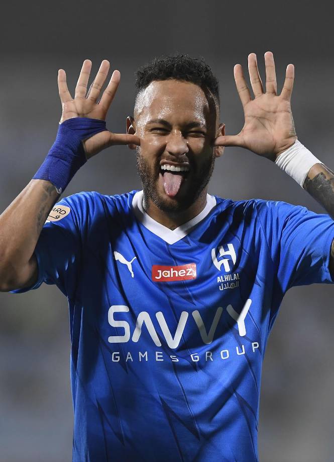 ”Neymar es un tipo que aquí en Barcelona ha tenido muchas amigas, pero nunca me han hablado de que esté tan ilusionado como esta vez”, insiste el paparazzi. La estrella del Al Hilal llevaría una doble vida.