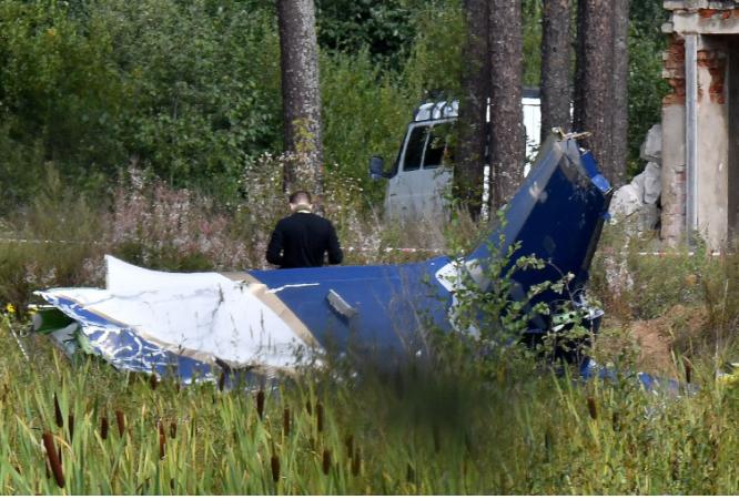 Putin dice que el avión de Prigozhin no fue derribado y en él hallaron restos de granadas