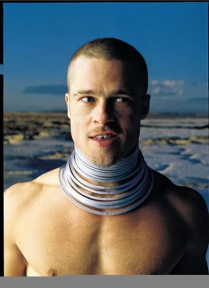 En aquella entrevista Brad declaraba el amor que sentía por Aniston, y también hablaba de la “tristeza congénita” con que ha lidiado desde su juventud, aunque no podía explicarla, dado que no había tenido una vida “difícil”.