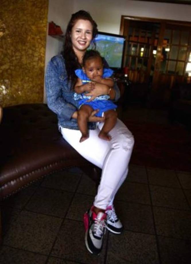 Katleen Almendárez: La esposa de Romell Quioto.