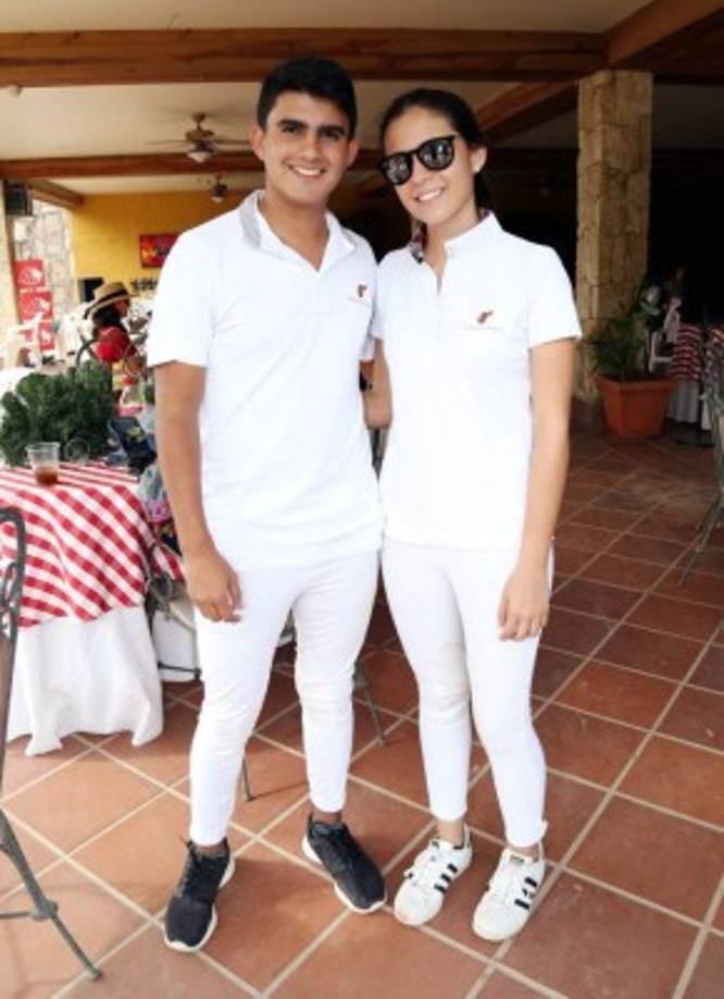 Víctor Trejo y Andrea Oyuela.