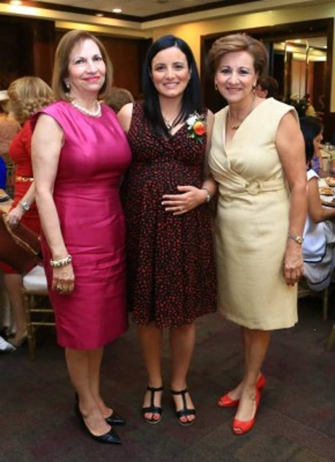 Sarita Saad, Claudia Little y Lizeth Nassar.