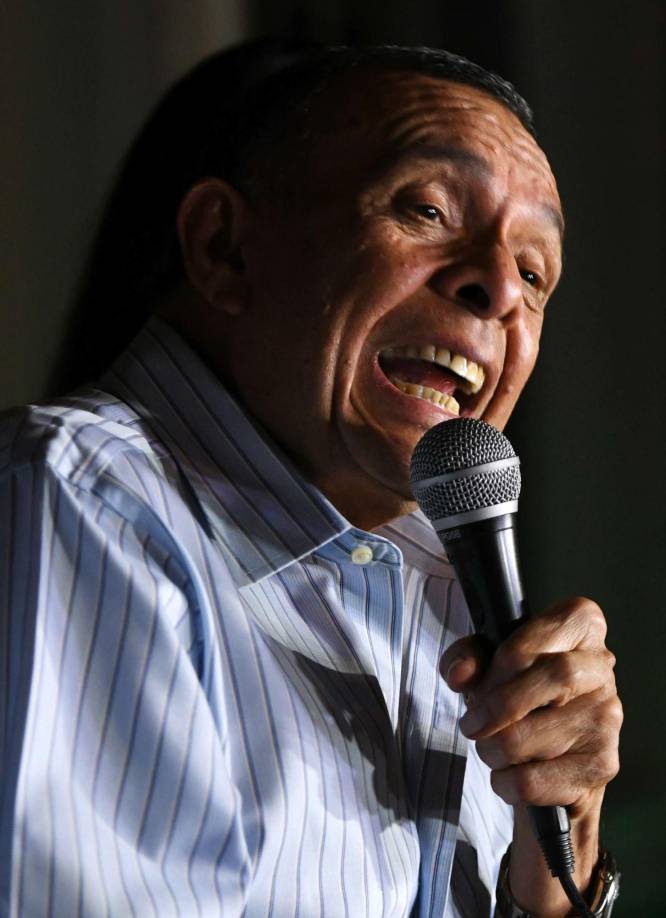 “Como ciudadano comprometido con la defensa de la democracia y al Estado de Derecho debemos unirnos en contra de esta persecución política, en estos momentos la justicia está transitando por los caminos desconocidos del sectarismo, con lo cual la ley se aleja del objetivo fundamental que es aplicarla sin sesgo”: Pepe Lobo. 