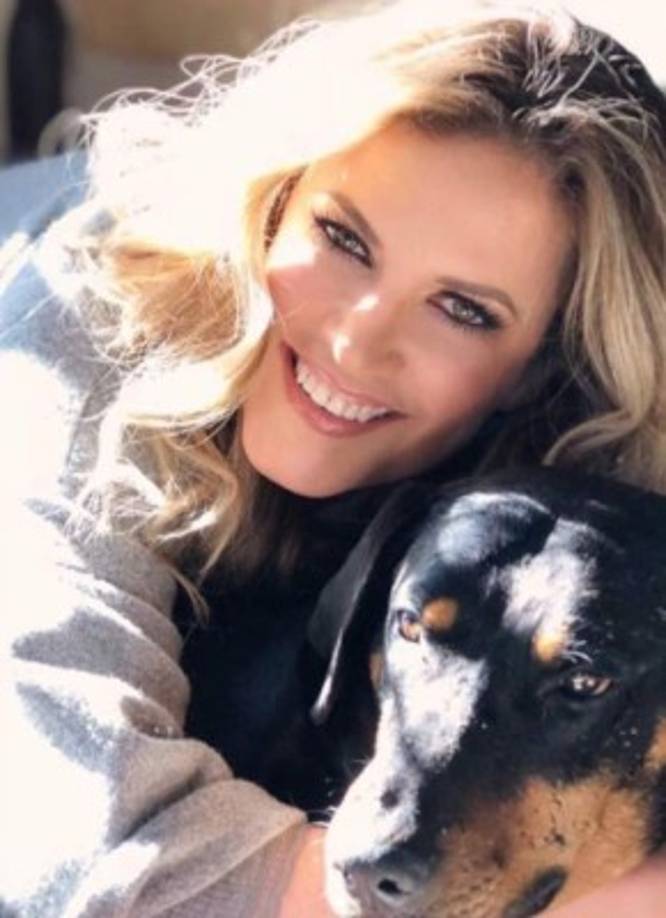 La modelo mexicana y presentadora de televisión, actualmente tiene 54 años de edad.