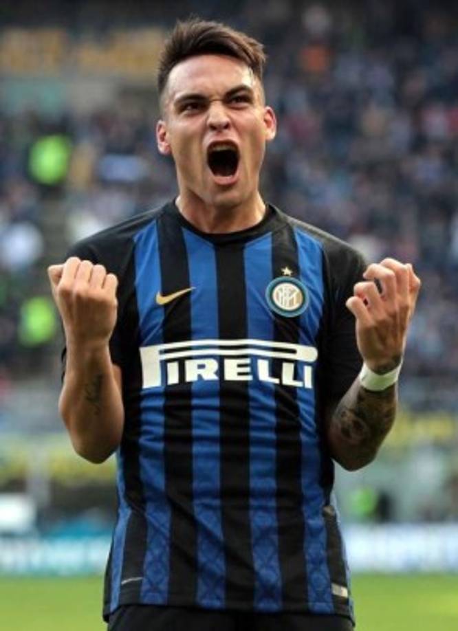 El exjugador argentino Hernán Crespo consideró este lunes que su compatriota Lautaro Martínez debe quedarse en el Inter de Milán. 'Yo le digo que debe quedarse en el Inter, sin ninguna duda. La razón es simple. Él lo hizo bien en Argentina con el Racing Avellaneda, llegó al Inter y fue suplente de Mauro Icardi en la primera temporada y ahora es un titular fijo', afirmó en 'La Gazzetta dello Sport'.