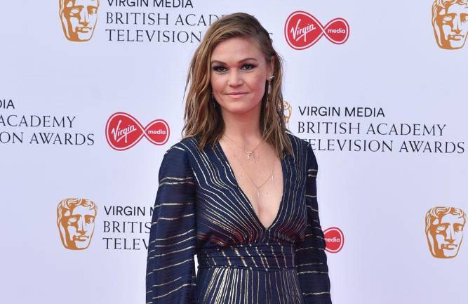Julia Stiles desvela que fue madre por tercera vez hace 5 meses
