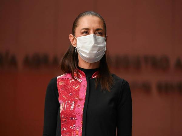 Fotografía cedida por la presidencia de México, de la mandataria mexicana, Claudia Sheinbaum, durante un acto protocolario este sábado, en la Ciudad de México (México).